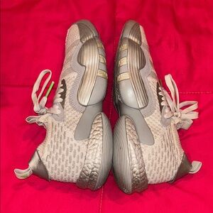 Adidas trae young 2 shoes